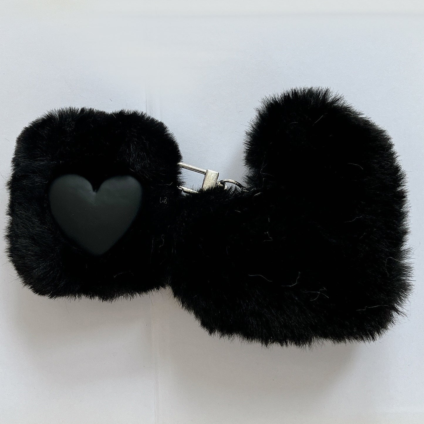HeartFluff – Soft Plush Heart AirPods Case with Pendant